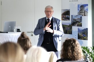 Großes Interesse an Fortbildung zum Thema Berührung im Kontext depressiver Erkrankungen